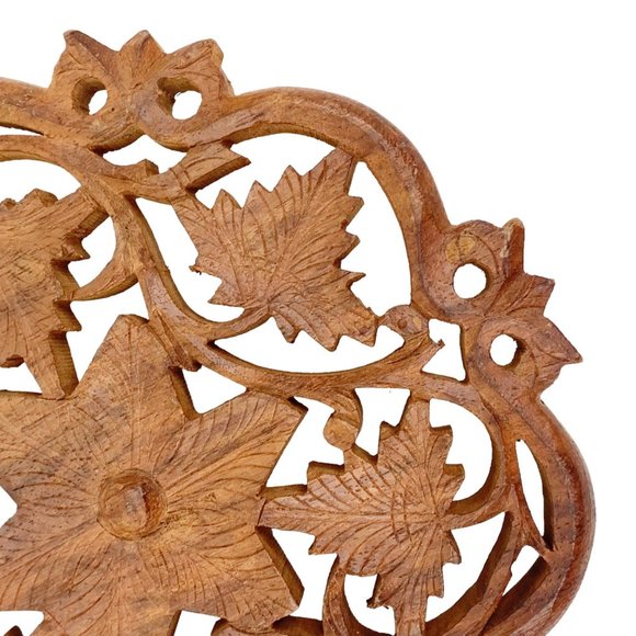 Vintage Hand Carved Wooden Trivet Hotplate with 1.1" Legs 6" Floral Leaf Design - Picture 7 of 8